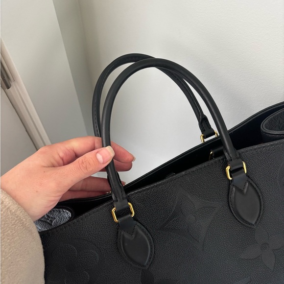 Authentic Louis Vuitton Black On the Go MM Leather Tote Monogram Luxury 16” Long - Picture 13 of 17